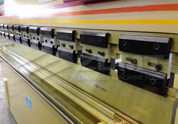 夹具.jpg 夹具.jpg