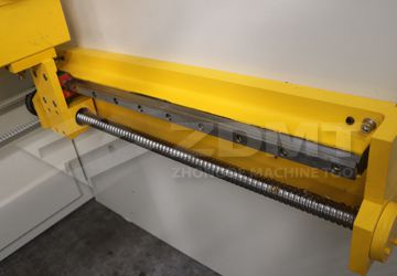 滚珠丝杆和直线导轨.jpg 滚珠丝杆和直线导轨.jpg